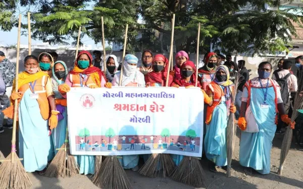 શ્રમદાન ફોર મોરબી અંતર્ગત સફાઈ અભિયાનમાં 15 ટન કચરાનો નિકાલ 
