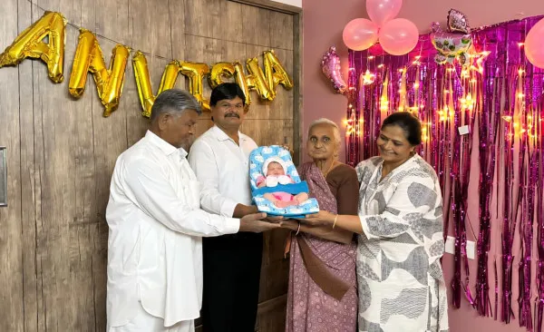 મોરબીમાં પ્રિન્સિપાલના દિકરાના ઘરે દિકરીનો જન્મ થતા દાદા બનવાની ખુશીમાં શાળાની બાળાઓને અલ્પાહાર કરાવ્યો