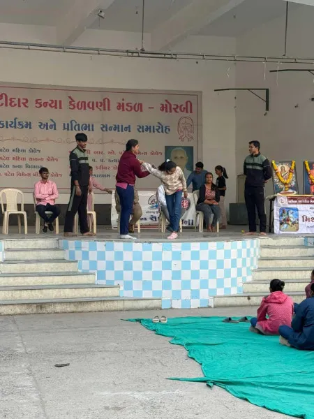 મોરબીમાં રાણી લક્ષ્મીબાઈ જયંતી નિમિત્તે વિદ્યાર્થીનીઓએ સ્વરક્ષણની તાલીમ મેળવી