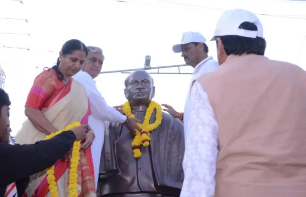 મોરબીમાં નવા બસ સ્ટેન્ડથી મહાનગરપાલિકા સુધી એકતા પદયાત્રાન યોજાઈ