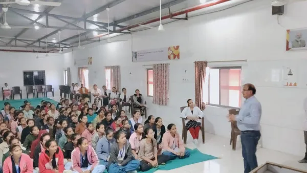 આર્યતેજ ઇન્સ્ટિટ્યૂટ ઑફ નર્સિંગ કોલેજ ખાતે DOG BITE AWARENESS PROGRAM યોજાયો
