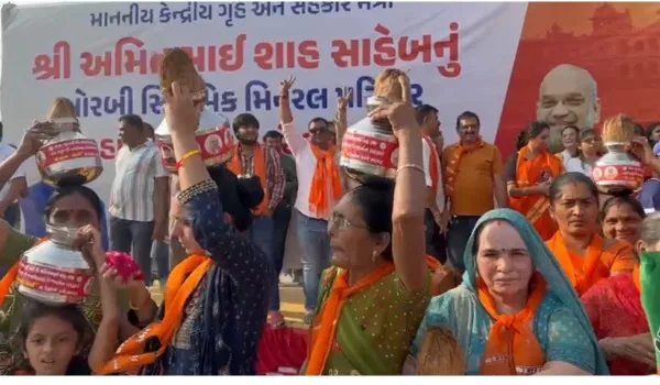 મોરબીમાં અમિતભાઈ શાહનું વિવિધ એસોસિએશનો દ્વારા પુષ્પ વર્ષાથી સ્વાગત કરાયું હતું,