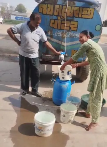 સૌરાષ્ટ્રનું પેરિસ' મોરબીમાં પાણીનો કકળાટ: રૂષભ પાર્ક સોસાયટીમાં ત્રણ વર્ષથી પાણી નથી!