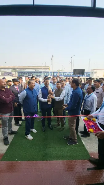 વેસ્ટર્ન ઝોનના જનરલ મેનેજર સાથે ટાઇલ્સના પરિવહન માટે રેલવેના વ્યાપક ઉપયોગ મામલે ગહન ચર્ચા