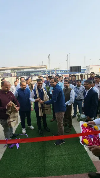 વેસ્ટર્ન ઝોનના જનરલ મેનેજર સાથે ટાઇલ્સના પરિવહન માટે રેલવેના વ્યાપક ઉપયોગ મામલે ગહન ચર્ચા