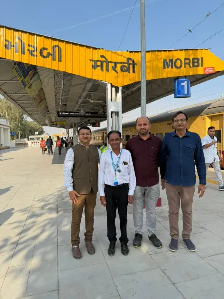 વેસ્ટર્ન ઝોનના જનરલ મેનેજર સાથે ટાઇલ્સના પરિવહન માટે રેલવેના વ્યાપક ઉપયોગ મામલે ગહન ચર્ચા