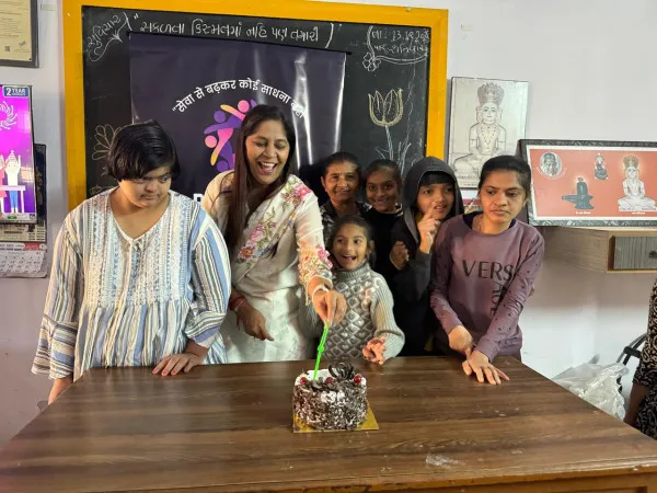 પાટીદાર વુમન્સ ગ્રુપ દ્વારા પુત્રના જન્મદિવસની દિવ્યાંગ બાળકોની સાથે પ્રેરણાદાયક ઉજવણી.
