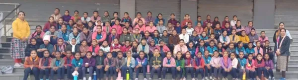 શાળાની બાળાઓને લાલો ફિલ્મ બતાવી યંગ ઈન્ડિયા ગ્રૂપના મેન્ટોર દેવેન રબારીએ જન્મદિવસ ઉજવ્યો 