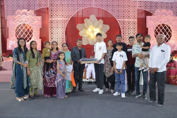 મોરબીમાં સમસ્ત ઉઘરેજા પરિવારનું નવમું સ્નેહ મિલન અને વિદ્યાર્થી સન્માન સમારોહ ભવ્ય રીતે યોજાયો.