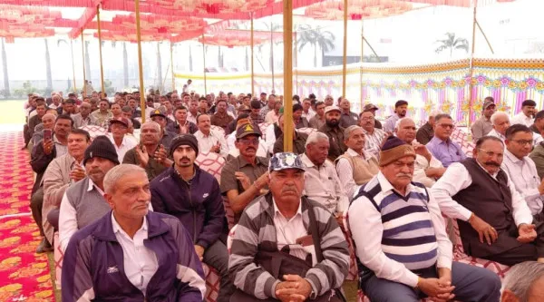 મોરબીમાં રીટાયર્ડ આર્મીમેન અને શહીદ જવાનના દરેક પ્રશ્નનું નિરાકરણ કરવાની કલેકટરની હૈયાધારણા
