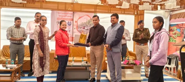 મોરબીમાં માર્ગ સુરક્ષાથી જીવન રક્ષા માટે યોજાઈ ચિત્ર, પોસ્ટર, નિબંધ અને કવિઝ પ્રતિયોગીતા
