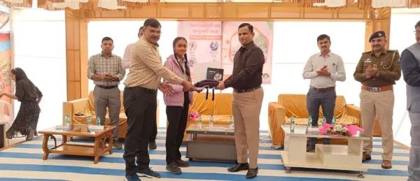 મોરબીમાં માર્ગ સુરક્ષાથી જીવન રક્ષા માટે યોજાઈ ચિત્ર, પોસ્ટર, નિબંધ અને કવિઝ પ્રતિયોગીતા
