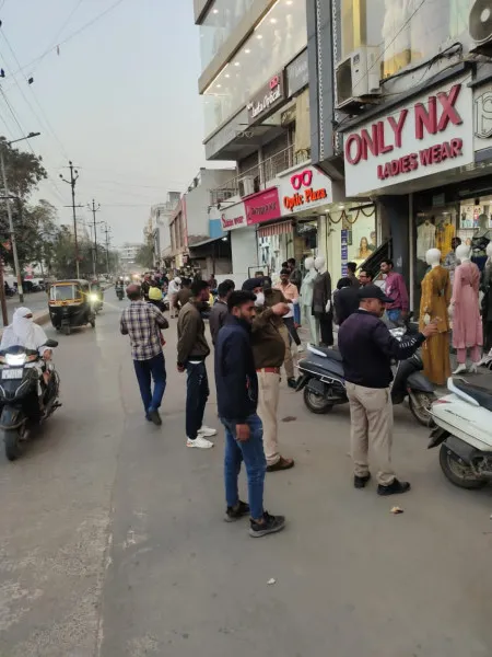 ટ્રાફિક શાખા એક્શન મોડમાં: રવાપર ચોકડી સહિતના વિસ્તારોમાં ટ્રાફિક ડ્રાઈવ, 
