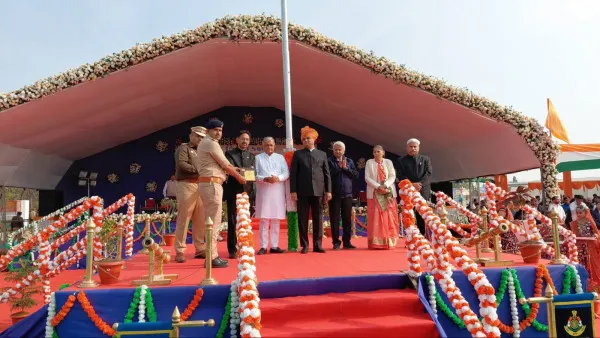 મોરબીમાં વર્ષ દરમિયાન ઉત્કૃષ્ટ કામગીરી કરનાર 'કર્મવીરો' અને કલાકારોનું શાનદાર સન્માન.
