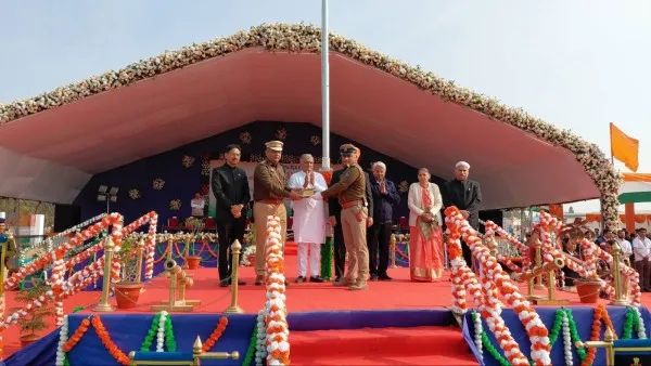 મોરબીમાં વર્ષ દરમિયાન ઉત્કૃષ્ટ કામગીરી કરનાર 'કર્મવીરો' અને કલાકારોનું શાનદાર સન્માન.
