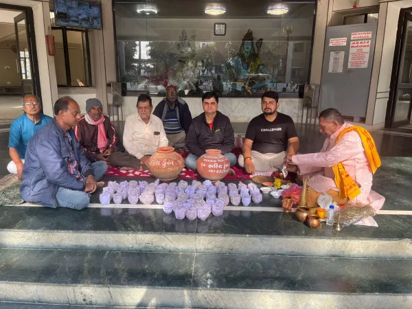 મોરબીના બિનવારસી સહિત 285 દિવંગતોના અસ્થિઓનું સોમનાથ ત્રિવેણી સંગમમાં સામુહિક વિસર્જન 
