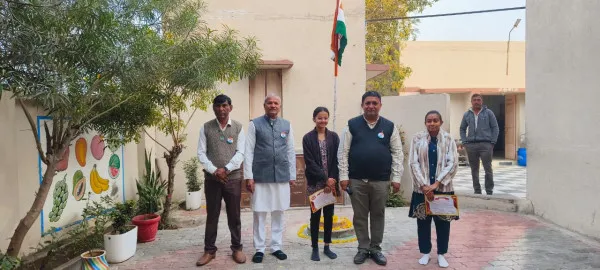 મોરબીની રોટરીગ્રામ (અ.) શાળામાં સૌથી વધુ શિક્ષિત બે દીકરીઓના હસ્તે ધ્વજવંદન
