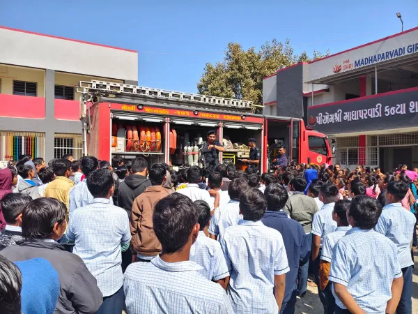 મોરબી જિલ્લા કક્ષાના શાળા સલામતી સપ્તાહની ઊજવણી
