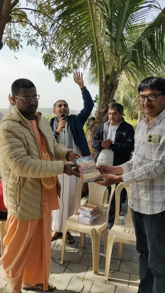 નાની વાવડી માધ્યમિક શાળામાં ધોરણ-૧૦ના વિદ્યાર્થીઓની ભક્તિમય વિદાયવિધિ

