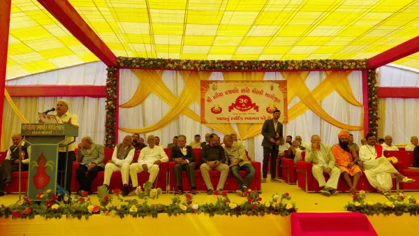મોરબીમાં વરિયા પ્રજાપતિ જ્ઞાતિના  39માં સમૂહલગ્નમાં 24 નવદંપતીઓનું સંસારની કેડીએ પ્રયાણ 

