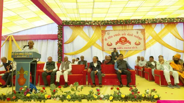 મોરબીમાં વરિયા પ્રજાપતિ જ્ઞાતિના  39માં સમૂહલગ્નમાં 24 નવદંપતીઓનું સંસારની કેડીએ પ્રયાણ 
