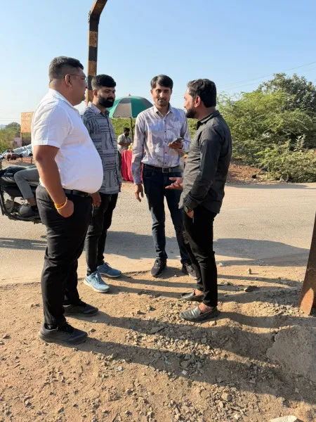 હળવદમાં વેગડવાવ ફાટક પર બ્રિજની કામગીરીએ વેગ પકડ્યો, ફાઈનલ માપણી પુરી
