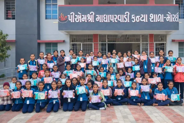 મોરબીમાં ઘાતક દોરા એકત્ર કરી જીવદયાનું કાર્ય કરનાર શાળાની દીકરીઓનું સન્માન
