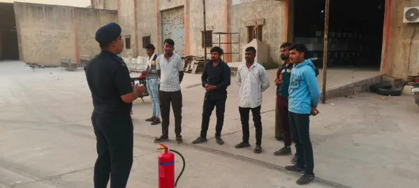 મોરબીની ઇન્ડસ્ટ્રીઝ, સરકારી કચેરીમાં આગ લાગે તો બચાવની કેવી કામગીરી કરવી ?તેની તાલીમ અપાઈ
