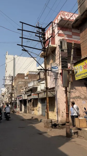 મોરબીમાં રાત્રે વેપારીની ઘાતકી હત્યા બાદ આજે સવારથી જ સોની બજાર રોષપૂર્ણ બંધ
