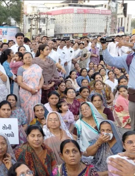 મોરબીમાં વેપારીની હત્યાથી પરિવાર સહિત સમગ્ર સમાજનો આક્રોશ સાતમા આસમાને
