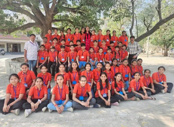 દૂરવર્તી શિક્ષણ કાર્યક્રમ અંતર્ગત ગાંધીનગર–અમદાવાદ સાયન્સ સિટીની શૈક્ષણિક મુલાકાત
