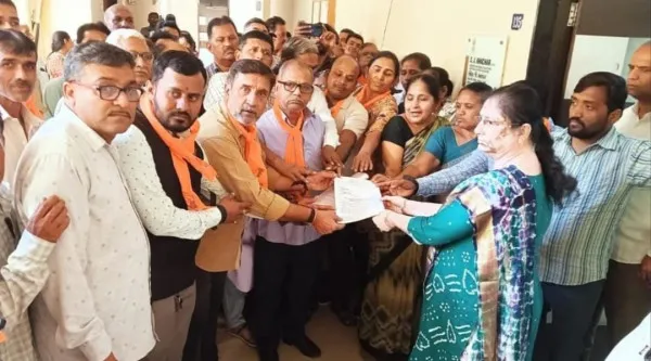 અંત્યોદયની ભાવના સાથે તમામ ક્ષેત્રો અને કામદારોના તમામ વર્ગો માટે શ્રમ કાયદાઓનો સાર્વત્રિક અમલ કરો
