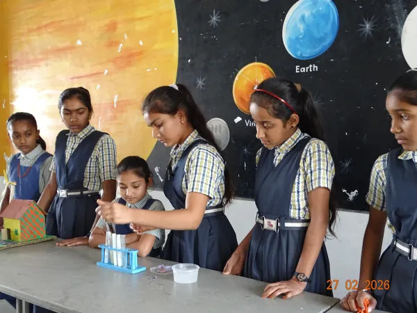 હળવદની તક્ષશિલા સંકુલમાં રાષ્ટ્રીય વિજ્ઞાન દિવસ નિમિત્તે વિવિધ કાર્યક્રમો યોજાયા.