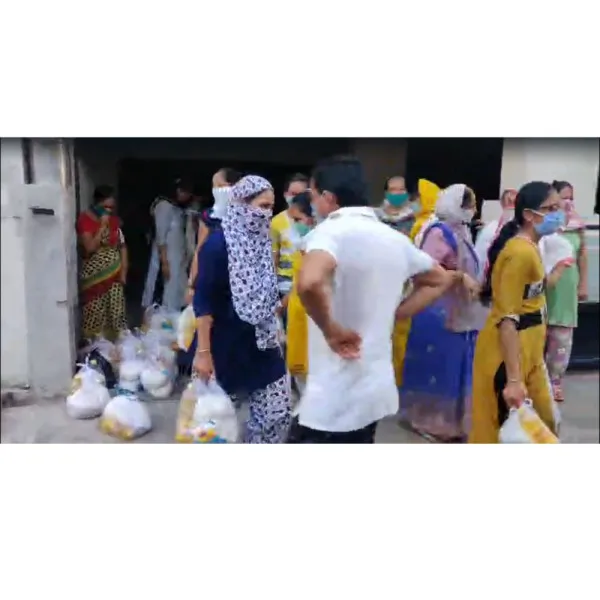 મોરબીમાં ઘરમાં નોકર-ચાકર ધરાવતા 20 શ્રીમંત મહિલાઓ ભુખ્યાજનોની ઠારે છે જઠરાગ્નિ
