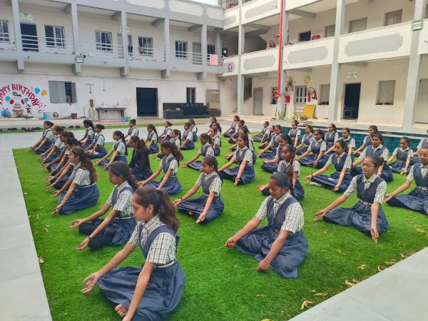 હળવદની તક્ષશિલા સંકુલમાં મહિલા દિવસ નિમિત્તે સ્વરક્ષણ તાલિમી અને યોગનિદર્શન કાર્યક્રમ યોજાયો.