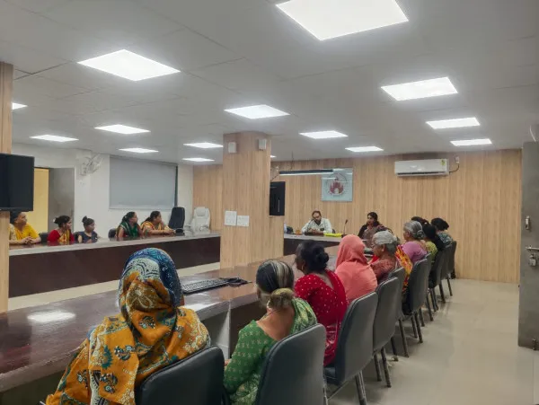 મોરબીમાં લાઈવ ડેમોથી વ્યવસાયિક જ્ઞાન આપી 70 મહિલાઓને આર્થિક રીતે પગભર બનવા સંકલ્પ લેવડાવ્યા
