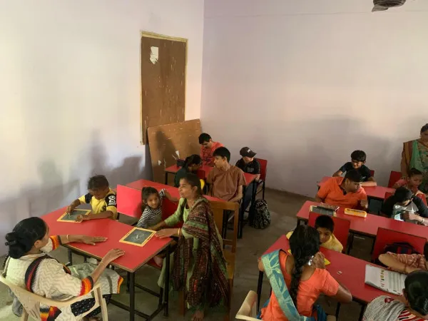 પુત્રીનું ભવિષ્ય અંધકારમય બનવા નહિ જ દઉ, માતાના દ્રઢ નિશ્વયથી શરૂ થઈ મનો દિવ્યાંગ બાળકોની શાળા

