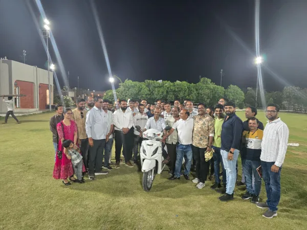મોરબી તાલુકા પંચાયતના ૫ વર્ષ પૂર્ણ થતાં સન્માન સમારોહ યોજાયો, ૩૫ વર્ષથી સેવારત પટાવાળાને 'એકટીવા'ની ભેટ