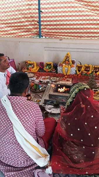 મોરબીના મોડપર ગામે હનુમાન જયંતિના દિવસે હનુમાન મંદિરે ભટ્ટ પરિવાર દ્વારા યજ્ઞ યોજાયો
