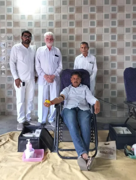 મોરબીમાં બેસણામાં રક્તદાન કેમ્પ યોજી કિશોરભાઈ ચિખલીયાના શ્રદ્ધાંજલિ અર્પણ
