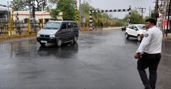 મોરબીમાં સવારથી જ હવામાનનો મિજાજ બદલાયો, ધીમીધારે કમોસમી વરસાદ
