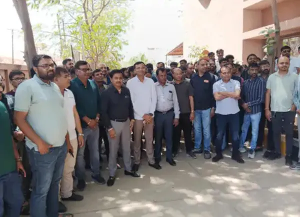 મોરબીમાં ગેસમાં ભાવવધારા સામે સિરામિક ઉદ્યોગકારોનું વિરોધ પ્રદર્શન