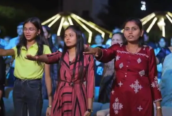 મોરબીના શૈક્ષણિક સંકુલની અનોખી પહેલ: : મતદાન કરવા વિદ્યાર્થીઓ-વાલીઓને લેવડાવ્યા શપથ
