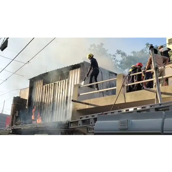 મોરબીના પોશ વિસ્તારમાં ફર્નિચરની દુકાનમાં ભીષણ આગ
