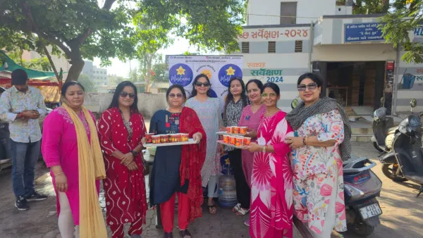મોરબીમાં કાળઝાળ ગરમીથી લોકોને રાહત આપવા 1200 ગ્લાસ કેરીના પન્નાંનું વિતરણ
