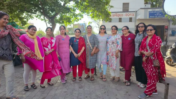 મોરબીમાં કાળઝાળ ગરમીથી લોકોને રાહત આપવા 1200 ગ્લાસ કેરીના પન્નાંનું વિતરણ

