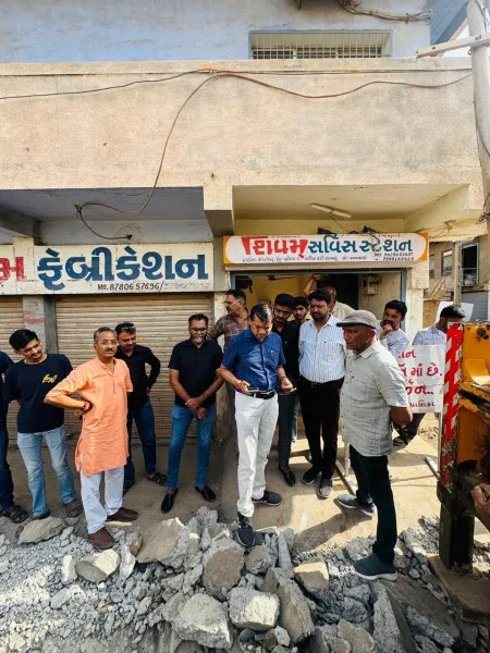 વર્ષોથી સુવિધાના અભાવે ઉપેક્ષિત લાતીપ્લોટને વિકસીત કરવા યુવા મેયર ઉત્તમભાઈ સુરાણી મેદાને
