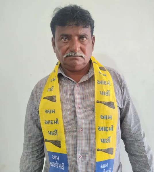 ચરાડવા અને આંદરણા ગામ વચ્ચે સર્જાયેલા ભયાનક માર્ગ અકસ્માતમાં પાંચ વ્યક્તિના મોત નિપજ્યા.