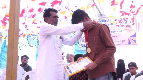 માળિયામાં મિયાણા સમાજના 26 તેજસ્વી વિદ્યાર્થીઓનું અદકેરું સન્માન
