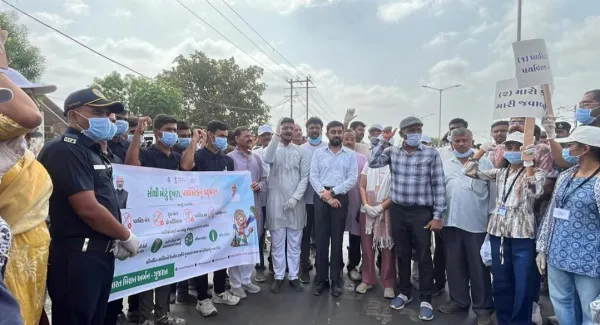 મોરબીના નવલખી ફાટક વિસ્તારમાં સ્વચ્છતા અભિયાન હેઠળ કરાયું શ્રમદાન 